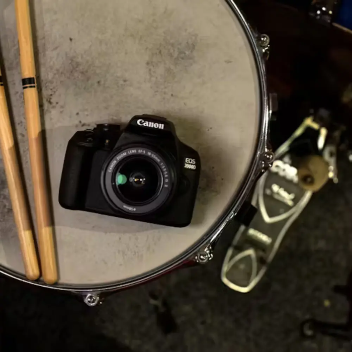 Canon EOS 2000D Camera with EF-S 18-55mm IS II Lens Shoulder Bag & SD Card | Black